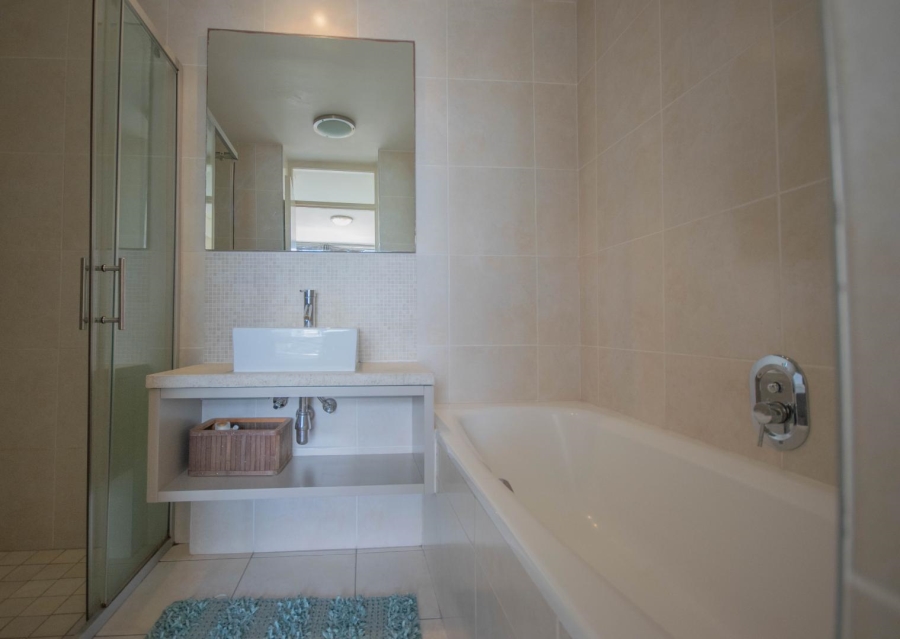 To Let 1 Bedroom Property for Rent in Sea Point Western Cape